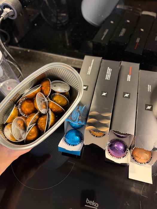 Nespresso Vertuo Pop + Mais de 60 cápsulas