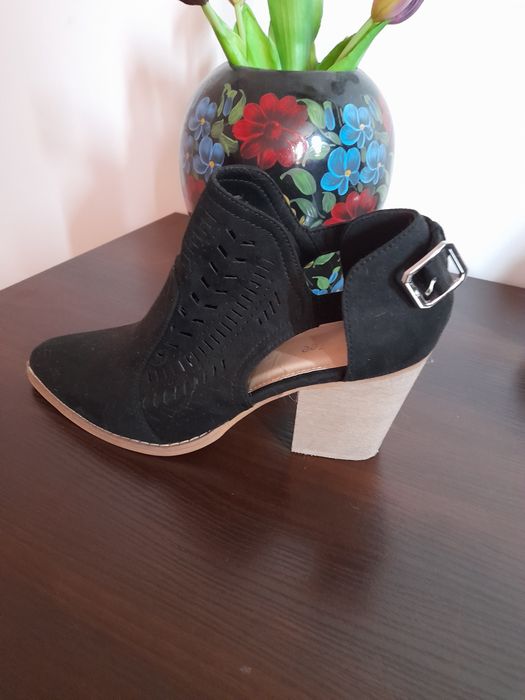 Eleganckie buty damskie.