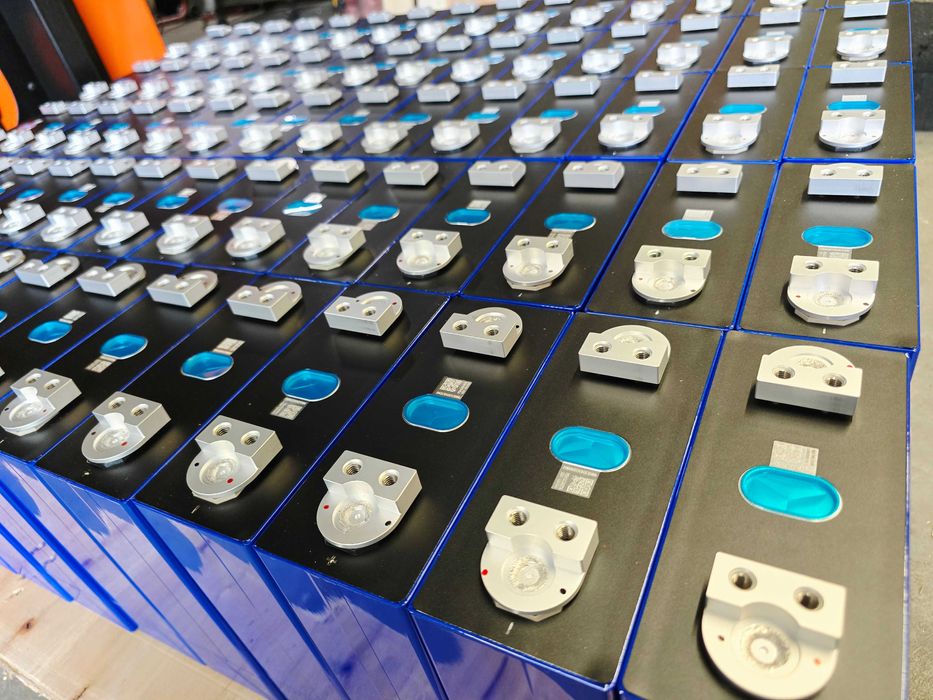 Pionowy magazyn energii 17,2kWh 48V ogniwa EVE MB31v3 BMS JK 200A/350A