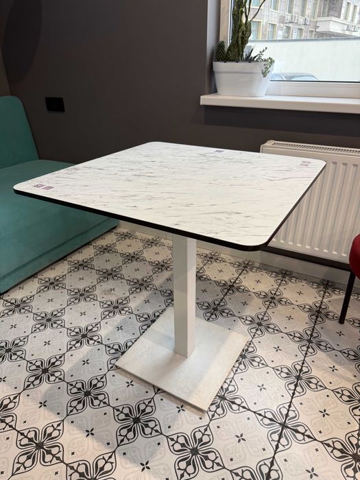 Продам стіл круглий (діаметр 600 мм)