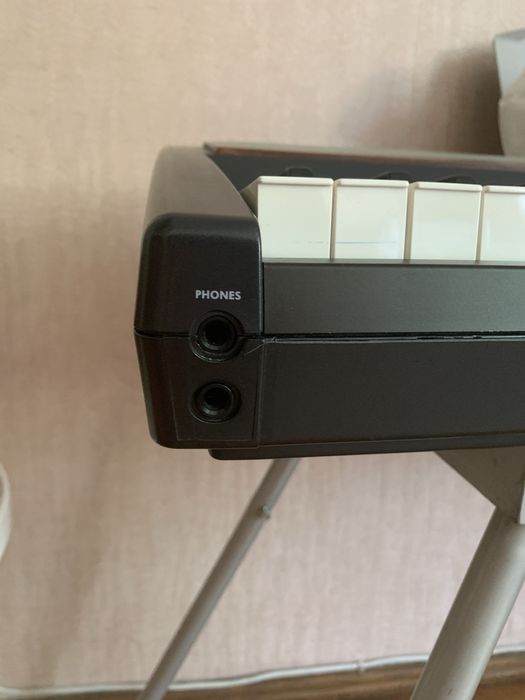 Korg S-250 цифрове піаніно , синтезатор