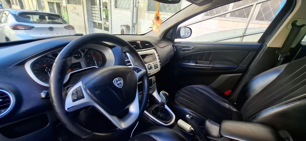 Lancia Delta 1.6 diesel ano 2010