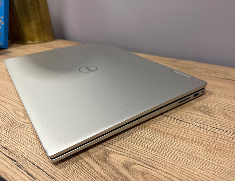 Dell Inspiron 16 7620 i5 1235U/16 Ram/ 256/FHD+ Touch Screen