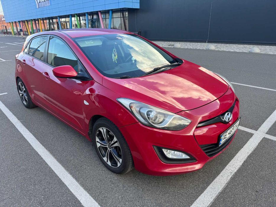 Hyundai i30 1.6 II покоління хетчбек червона хюндай