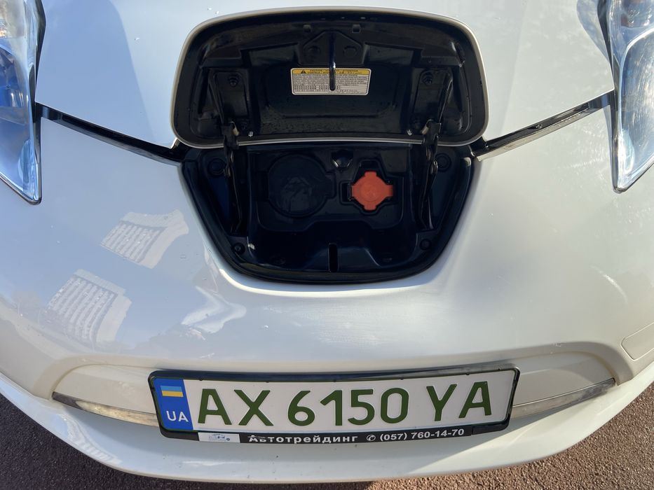 Продам Nissan Leaf 2014