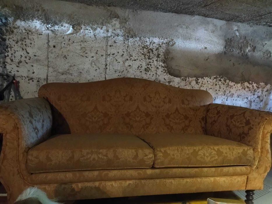Sofá dois amarelo torrado