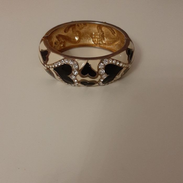 Красивый браслет на руку