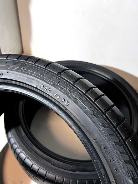 Pneus Bridgestone Potenza RE050 - 275/35/19 - Excelentes