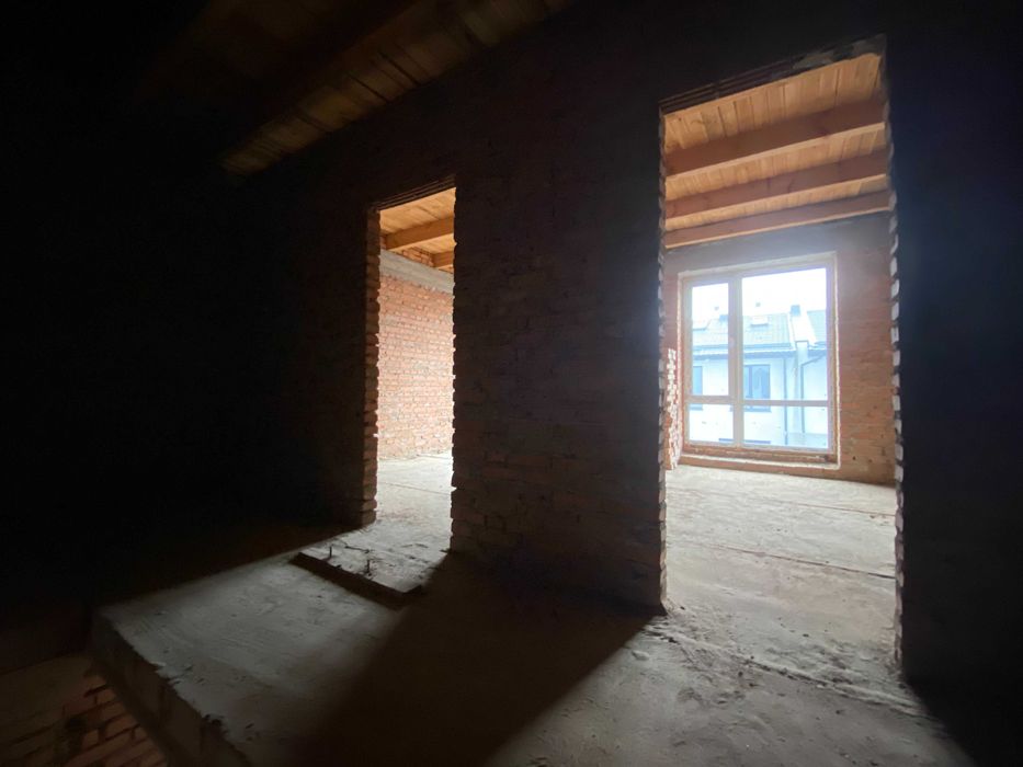 Цегляний таунхаус 81 м2. 5 км. від Києва. З документами. Без комісії