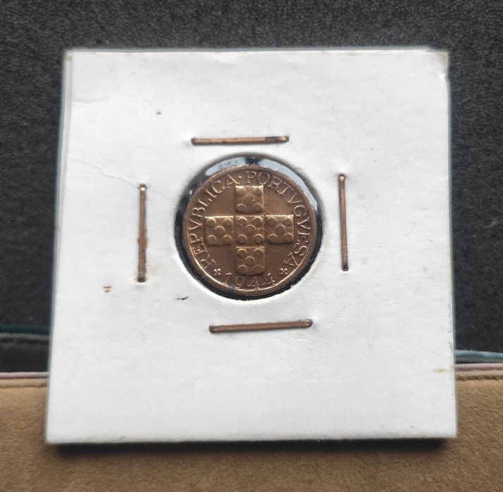 Moeda X Centavos 1944 - Bonita