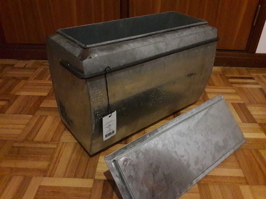 caixa térmica antiga