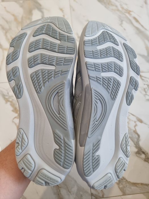 Оригінал 100% чоловічі кросівки asics Kayano 32 eur 44.5
