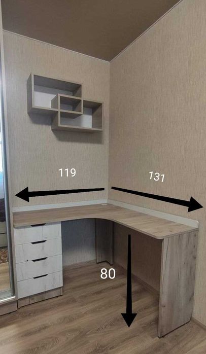 Угловий стіл із тумбою