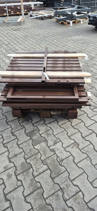 Ręczna robota metal