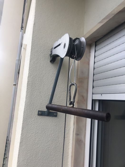 Alteres e puxador dorsal de parede