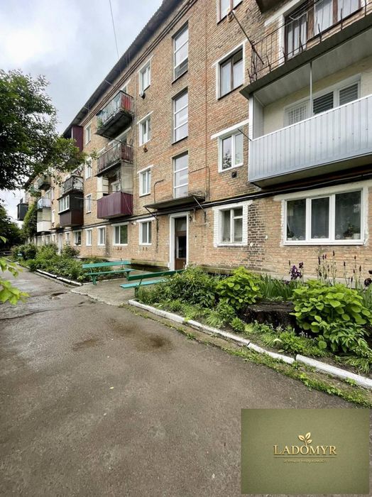 Продаж / Квартира / Заводська, Оженін