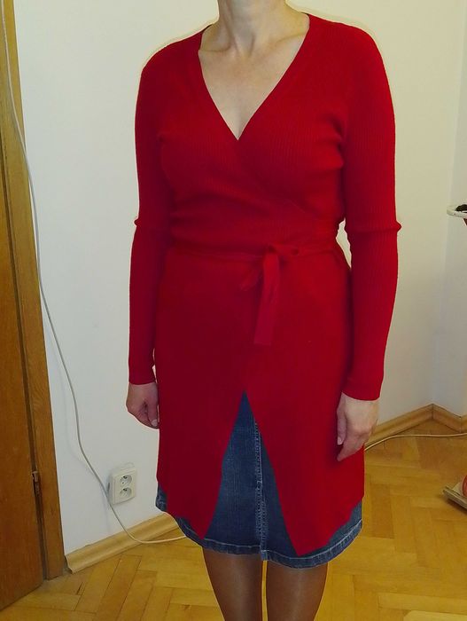 Kardigan czerwony. Długi sweter.