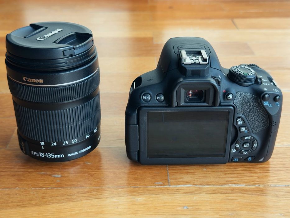 Canon EOS 700D + Objetiva Canon EF-S 18-135mm IS STM