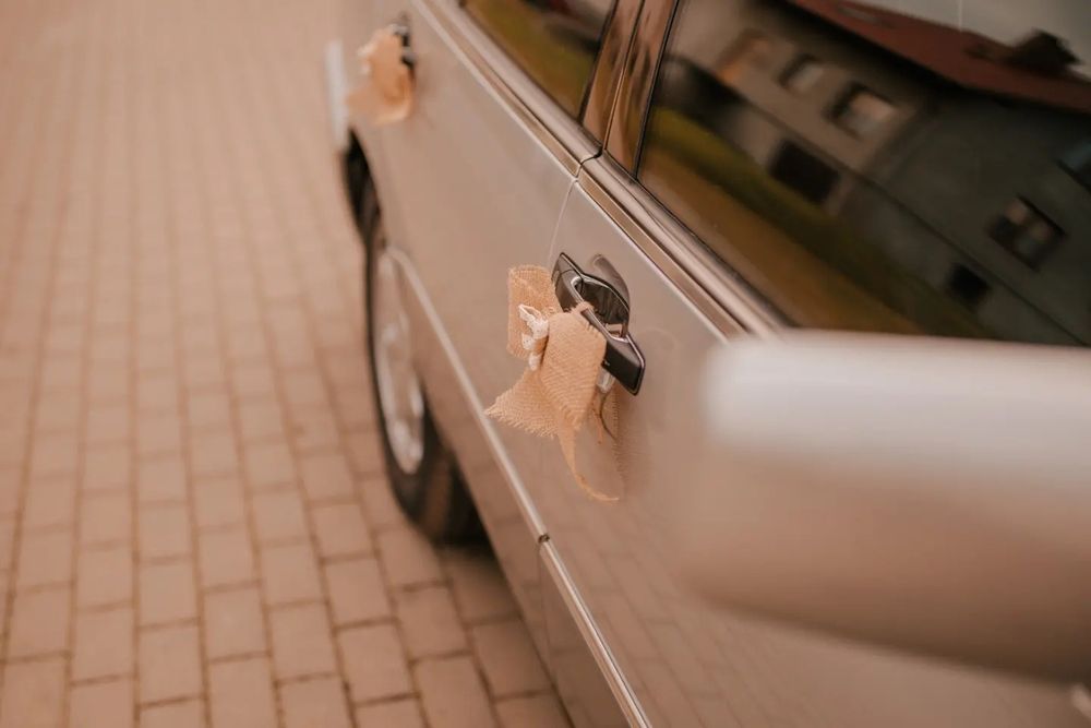 Ozoby na auto ślub kokardy rustykalne