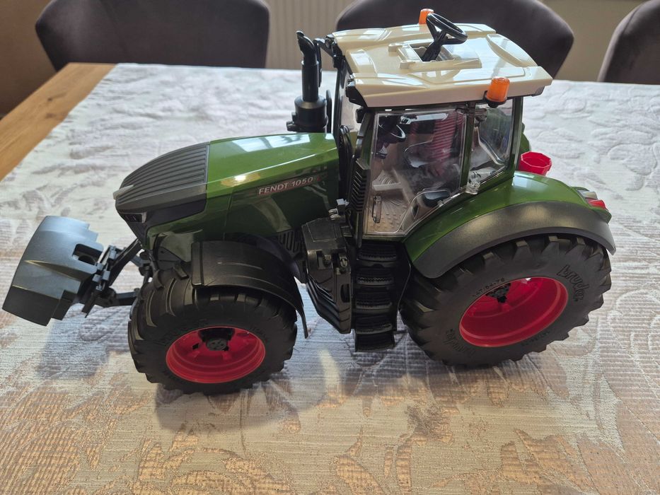 Traktor Fendt 1050 Vario