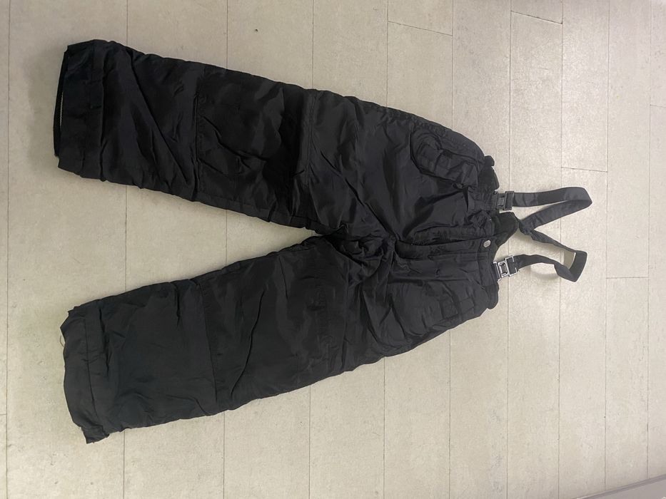 Spodnie narciarskie ocieplane cieple 116 na szelkach kombinezon czarne