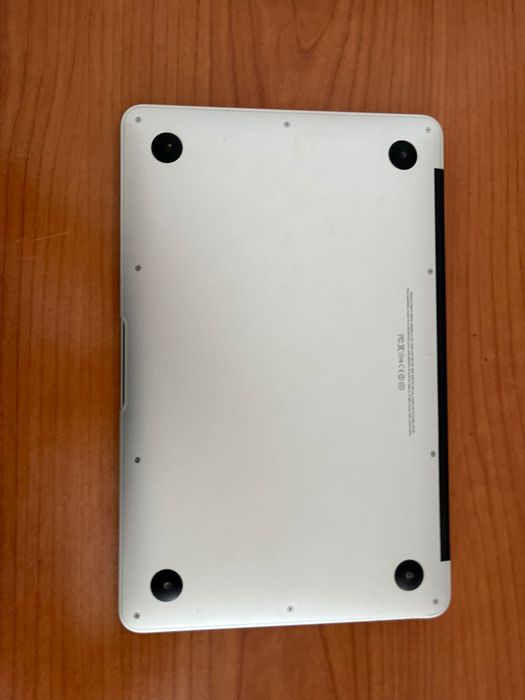MacBook Air 2012452029213059983363