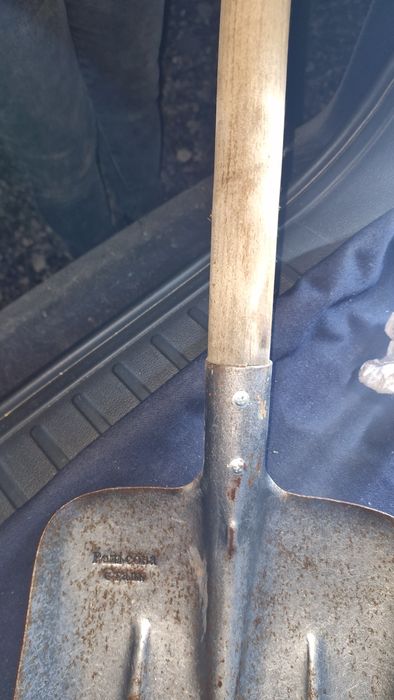 Лопата совковая.