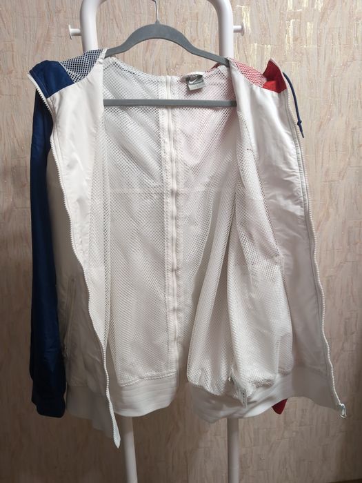 Вітровка Nike L розмір чудовий стан