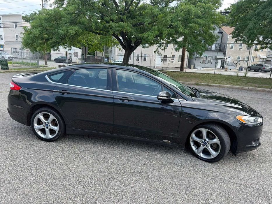 Ford Fusion      2015