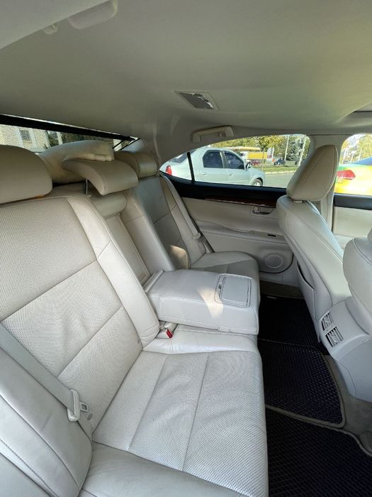 Продам Lexus es300h