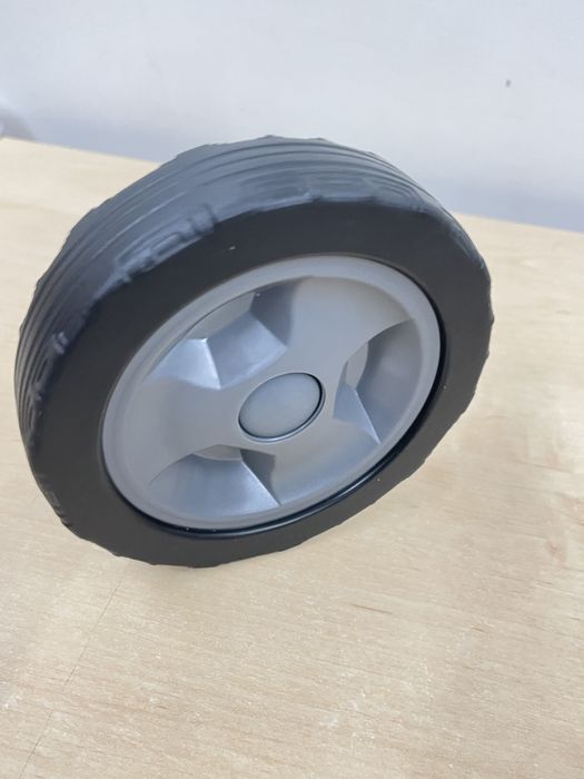 Koła tylne zbiornika odkurzacza piorącego Karcher Puzzi 8/1 , 10/1