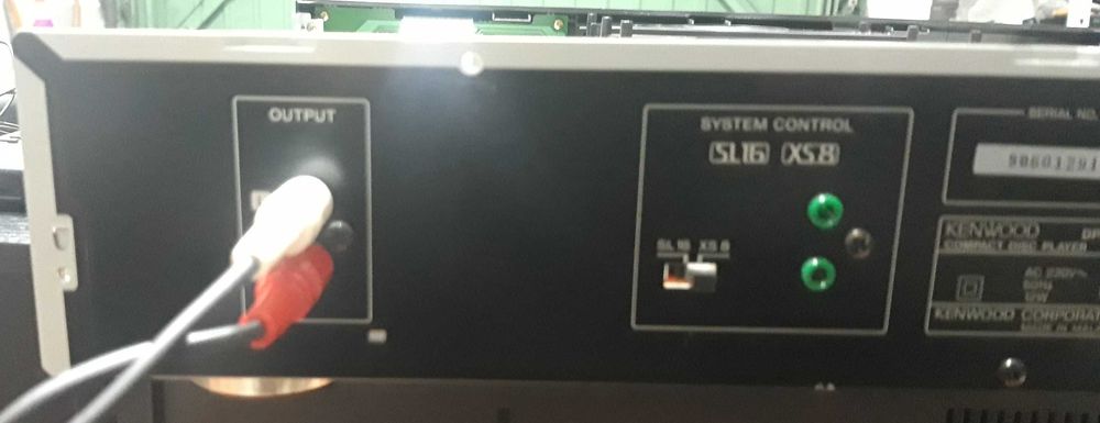 Kenwood DPF - 1010 Leitor CDs