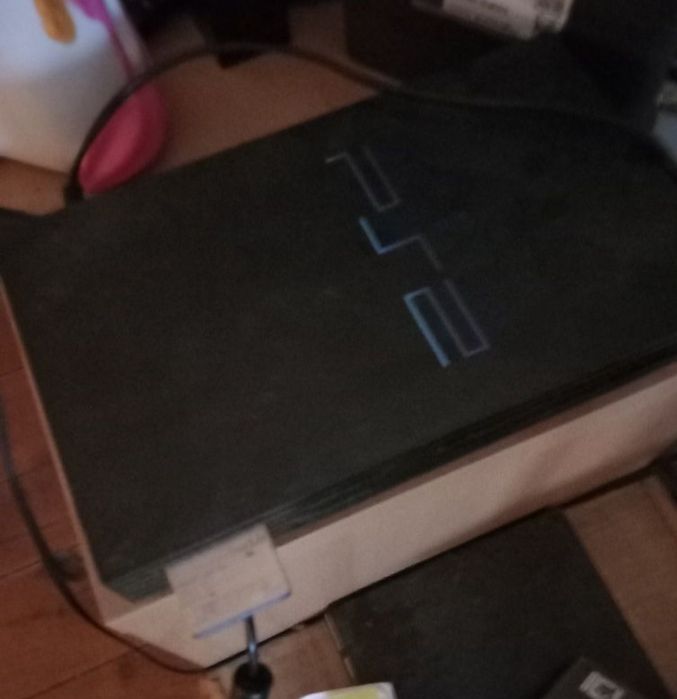 3 consolas de ps 2 duas estao boas e uma não fecha a porta