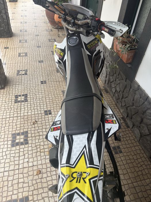 Yamaha WR125R.