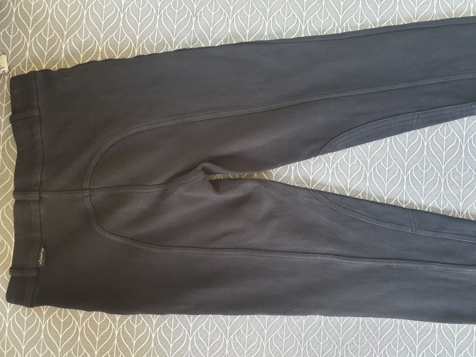 Bryczesy dziecięce Fouganza, rozm. 153-162, stan bdb
Rozm. M, 97-102 c