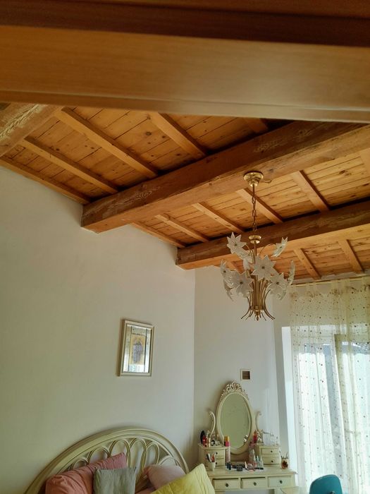 casa indipendente tre piani a fabriano italia