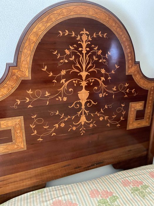 Cama Antiga Estilo D. Maria.