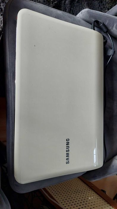 laptop Samsung NP-SF510