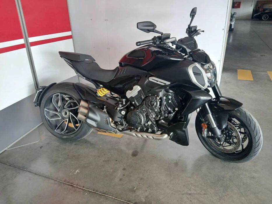 Ducati Diavel V4