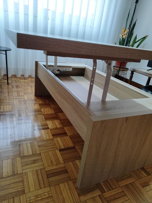 Mesa de centro elevatória 1,30x0,65 e Mesa fechada 47cm
Mesa aberta 70