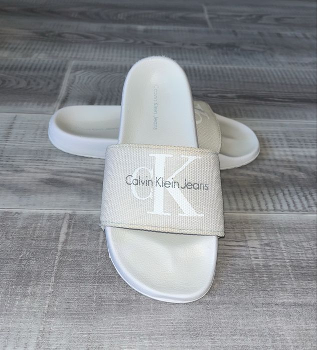 Фирменные белые  шлепанцы Calvin klein, размер 36-37
