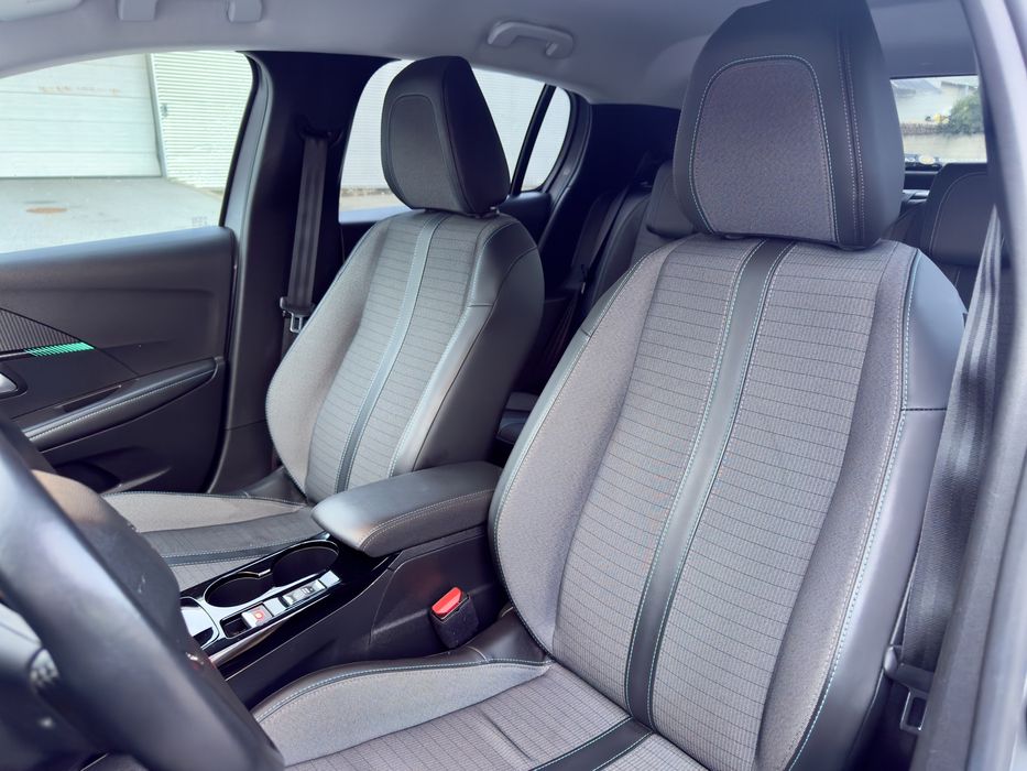 Peugeot E-208 ALLURE 50 KWH 136cv C/IVA