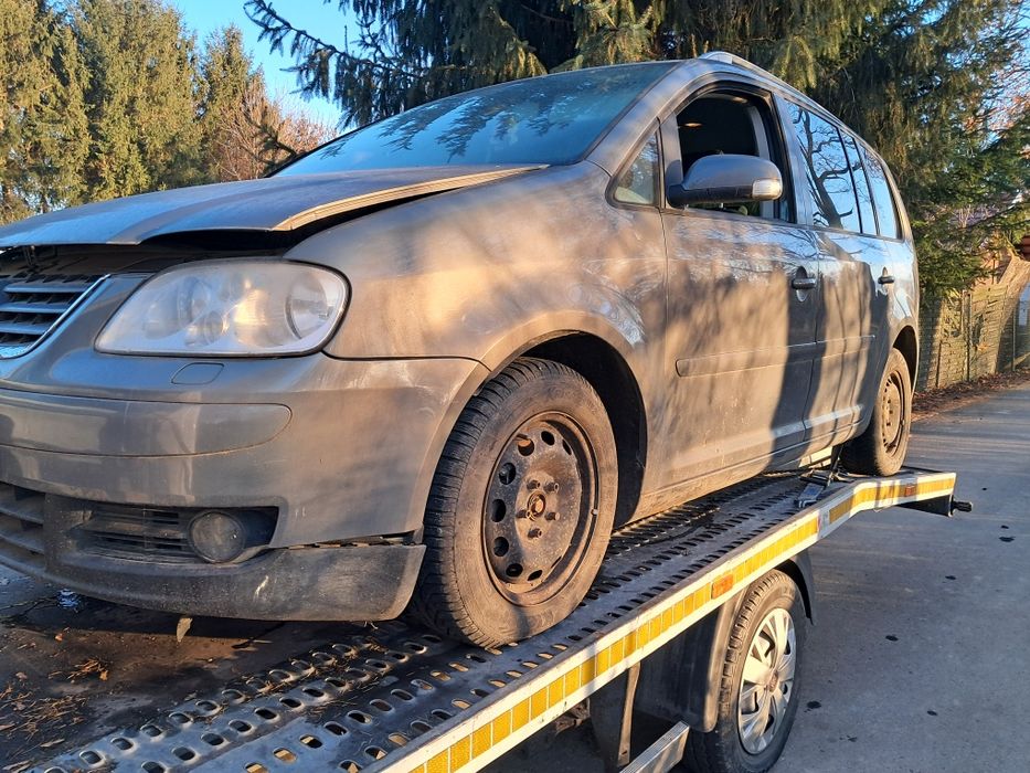 Vw Touran 2.0 tdi zderzak lampy pas przedni wszystkie części