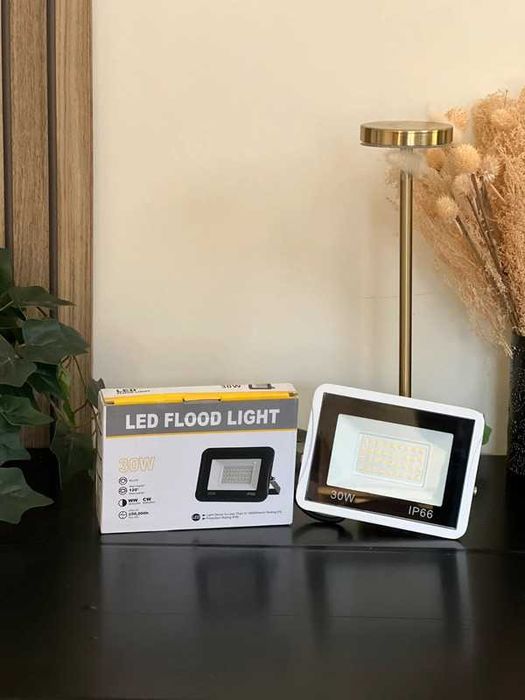 Projetor LED Fixo Exterior