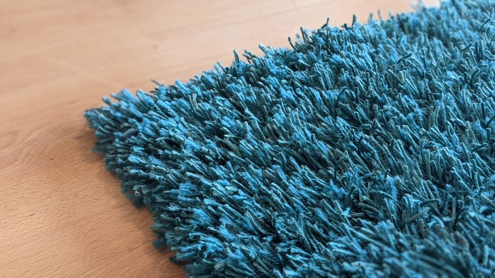 Decoração Quarto: Tapete Azul Petróleo