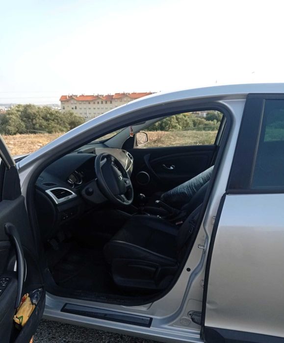 Vendo Renault Mégane 1.5 dCi de 2011 em bom estado geral, muito confortável, económico e pronto a circular.