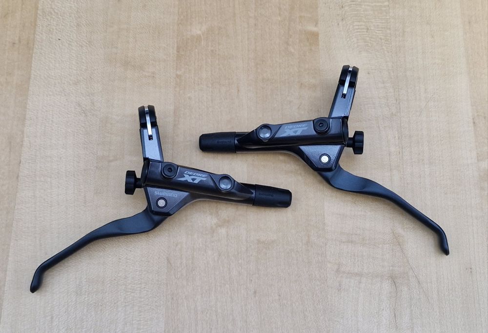 Par de manetes Shimano XT novas a estrear