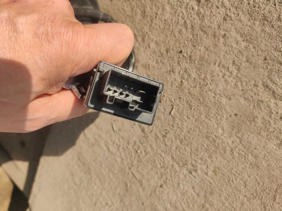 Модуль управления бензонасосом 1K0906093F