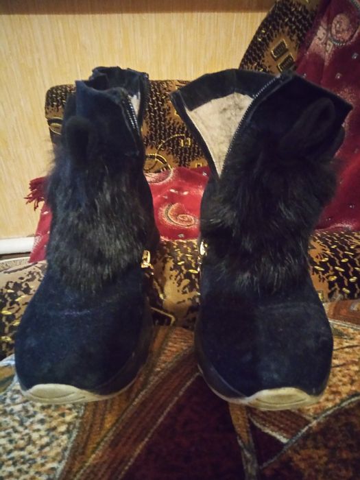 Теплые замшевые полусапожки 36 размера
