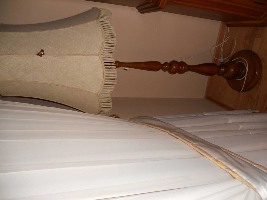 Lampa stojąca z abażurem